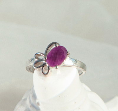 Серебряное кольцо с розовым корундом натуральным арт. 27138